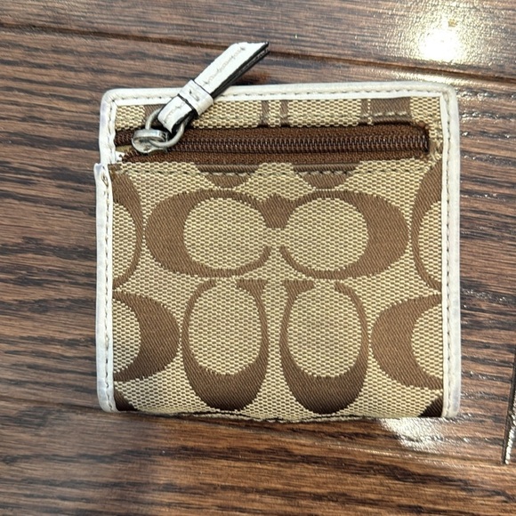 Vintage Coach Mini bifold wallet - Picture 4 of 6